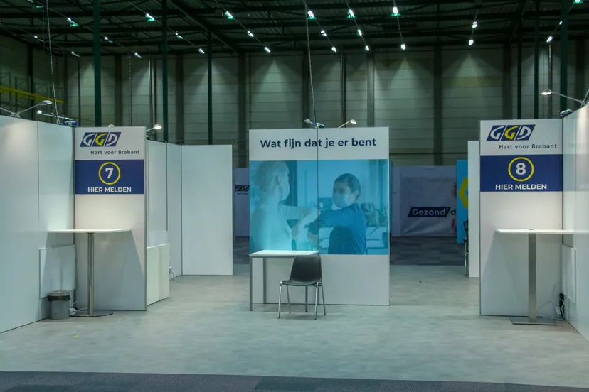 06 01 2021 eerste vaccinatie in veghel 3