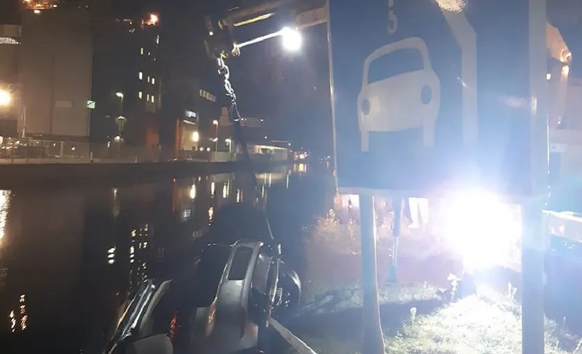 09 09 2021 voertuig te water