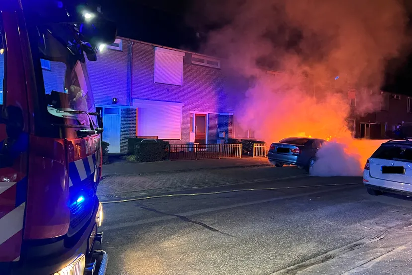 10 02 2022 autobrand wolgastraat 02