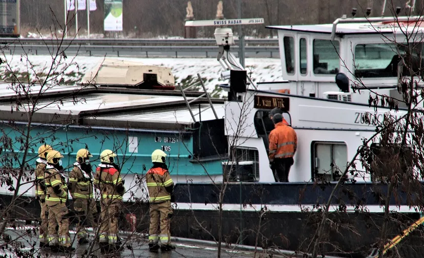 15 02 2021 schip in problemen 01