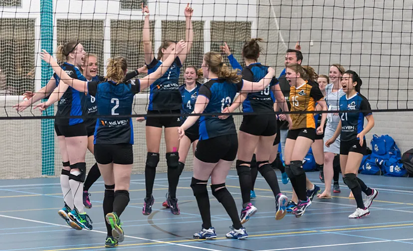 21 04 2019 skunk dames 1 896x504