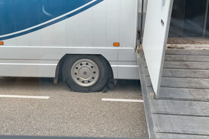 21 08 2021 klapband bakwagen a50 01