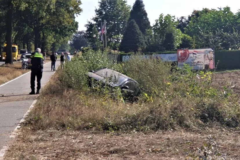 21 09 2020 auto in sloot sint oedenrode 01