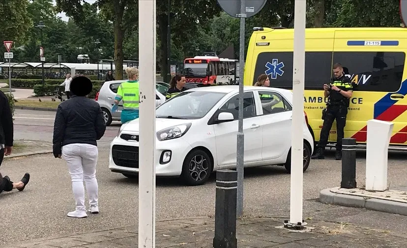 24 06 2021 fietster aangereden stadhuisplein 02