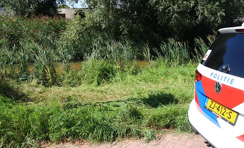 25 08 2021 auto bijna te water 02