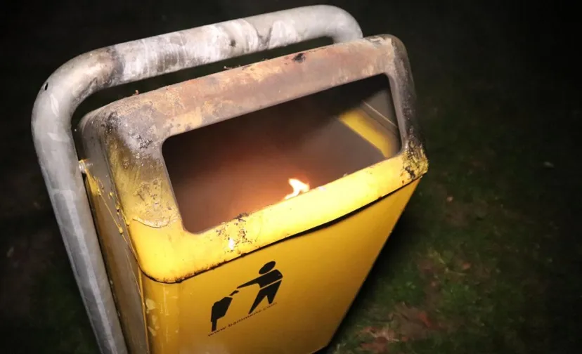 28 04 2020 prullenbakbrand lookveld 02