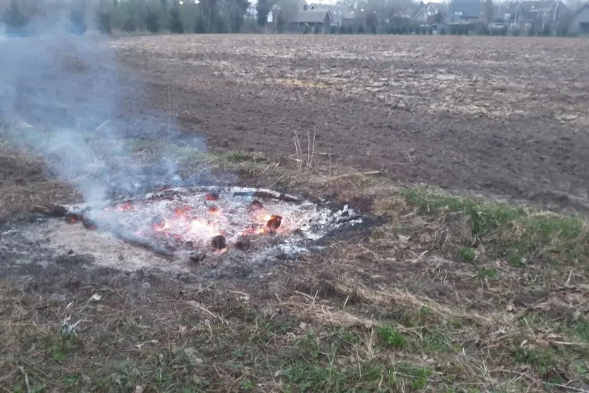 29 03 2022 buitenbrand aa broeken 03