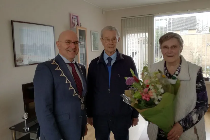 7e7412c1 e35d 4541 af22 c28e3b91ca36