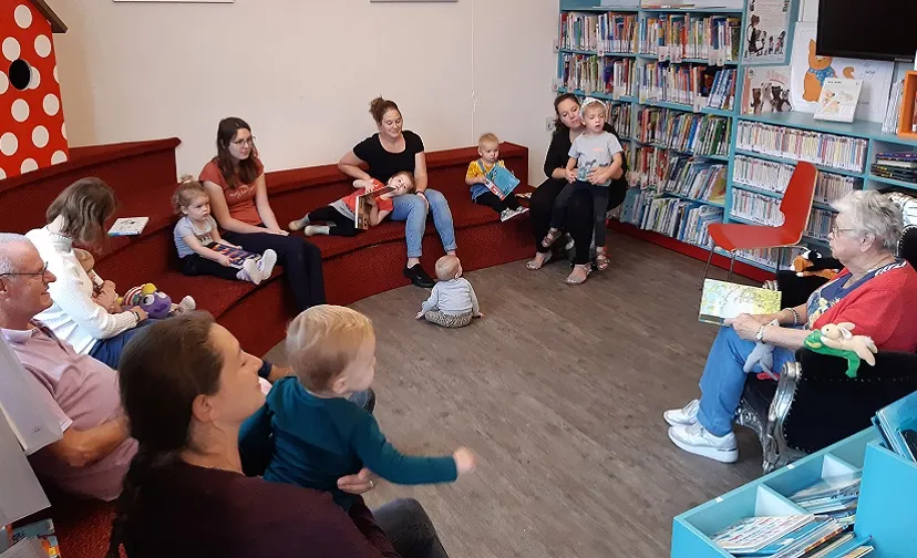 bibliotheek oma leest voor