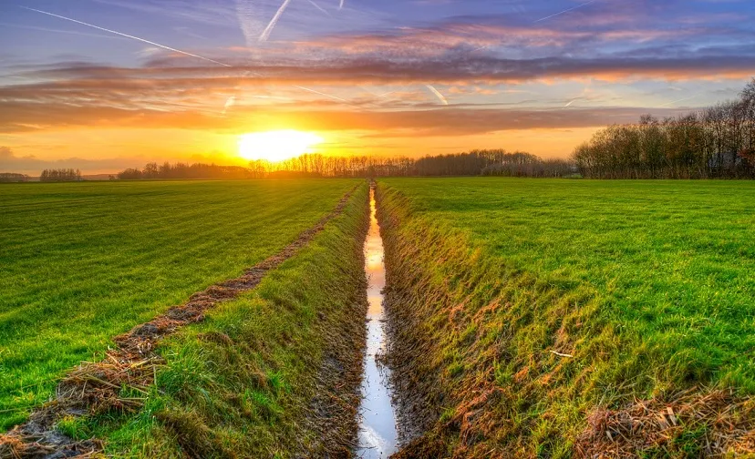 ditch g713744db3 1280