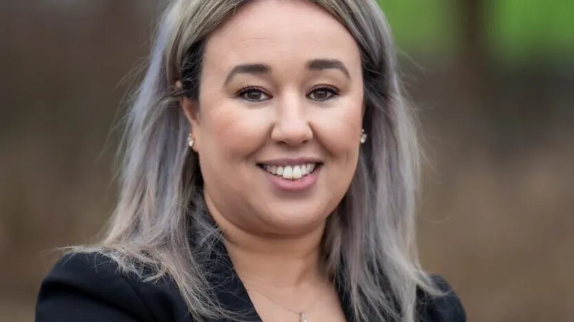 eerste zorgmedewerker krijgt vaccinatie 930x1024 panorama