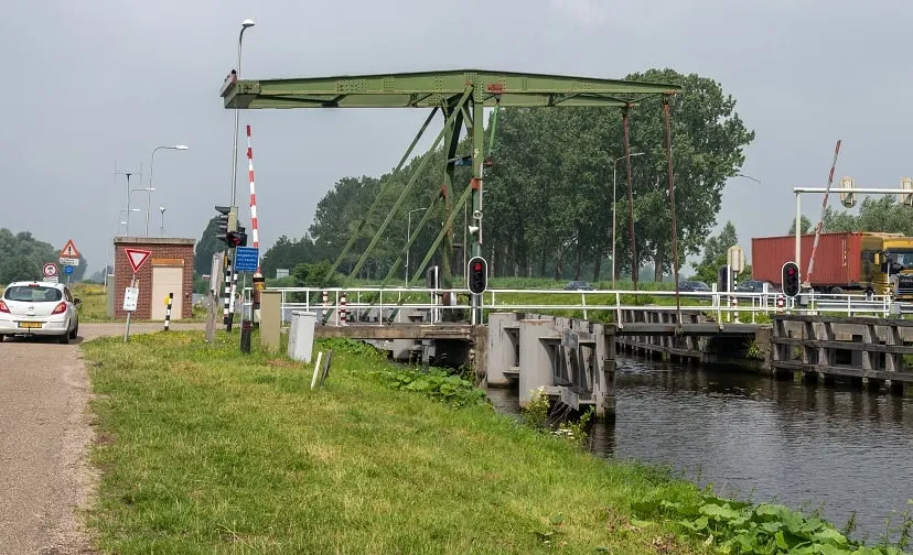 erpse brug landverkeer rijkswaterstaat studioretouched