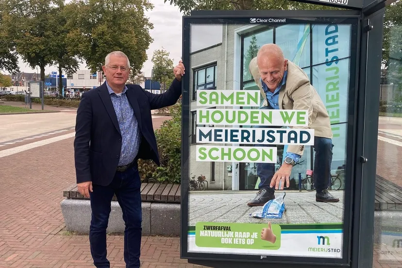 foto met ambassadeur leon van boxtel en wethouder jan van burgsteden