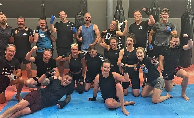 groepsfoto oud ontmoet nieuw