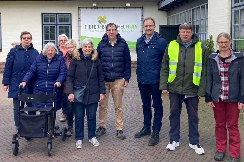 overhandiging eerste max vitaal gids