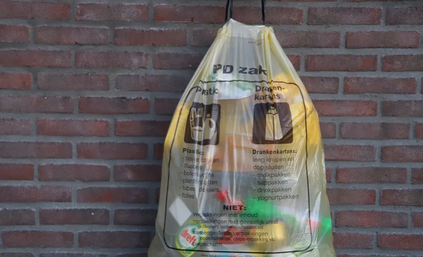 plastic afval 896x504