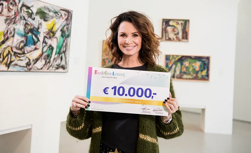 stockfoto bankgiro loterij ambassadeur leontine borsato 10000 euro 1 896x504