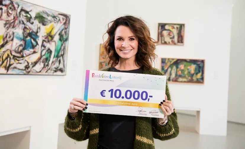 stockfoto bankgiro loterij ambassadeur leontine borsato 10000 euro