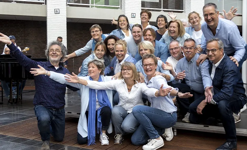 theaterkoor stem rooi vol koren