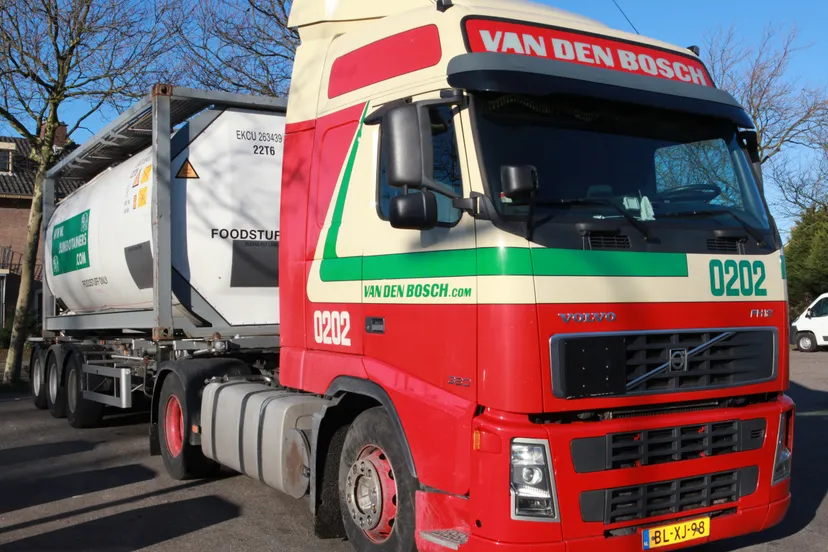 volvo fh 12380 van den bosch1