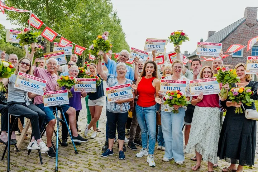 foto 1 inwoners olland verdelen 1 miljoen euro van de postcode loterij