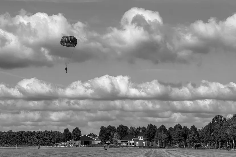 2024 09 17 parachutedemonstraties 25