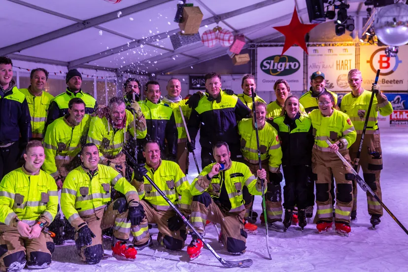 2024 12 23 ijshockey wedstrijd tussen brandweer veghel en politie 37
