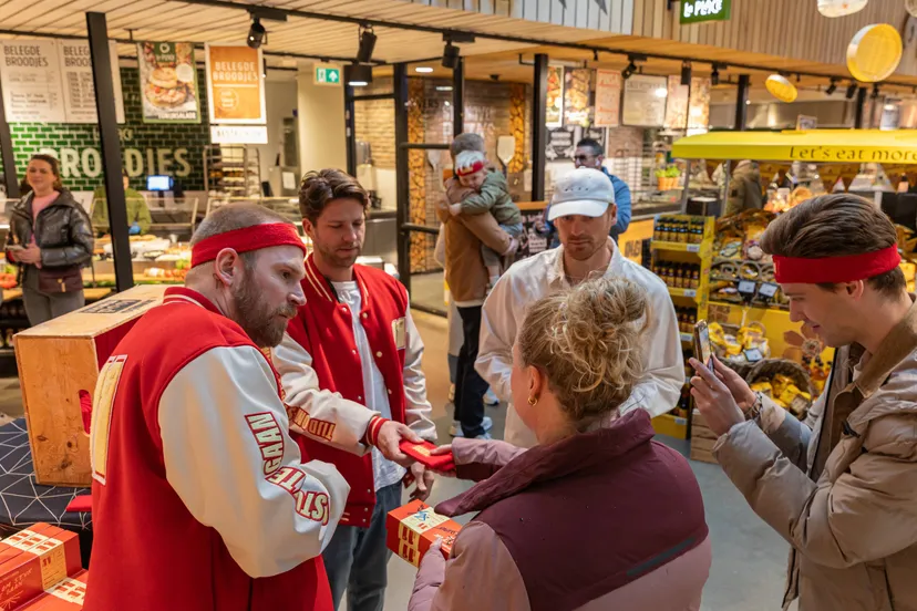 2025 02 22 mannen van stuktv presenteren nieuw shotje bij jumbo 3