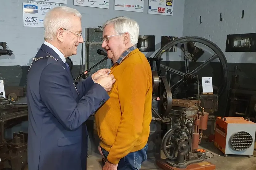 251101 Opspelden lintje