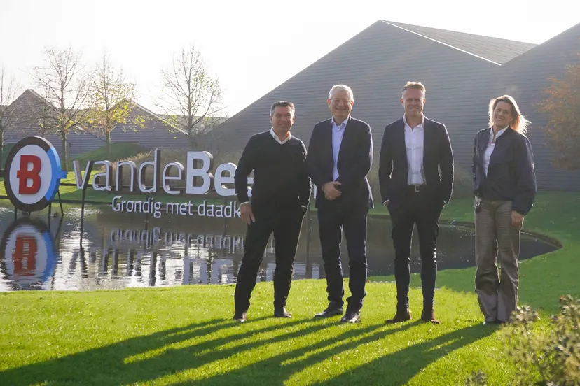 6. Jan van Burgsteden - Van de Beeten