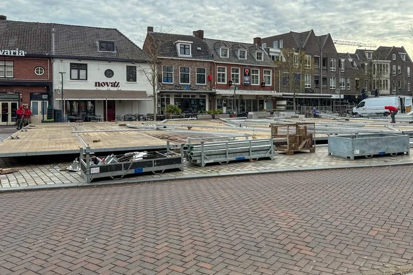 Bouw schaatsbaan 'Veghel on Ice' gestart 01