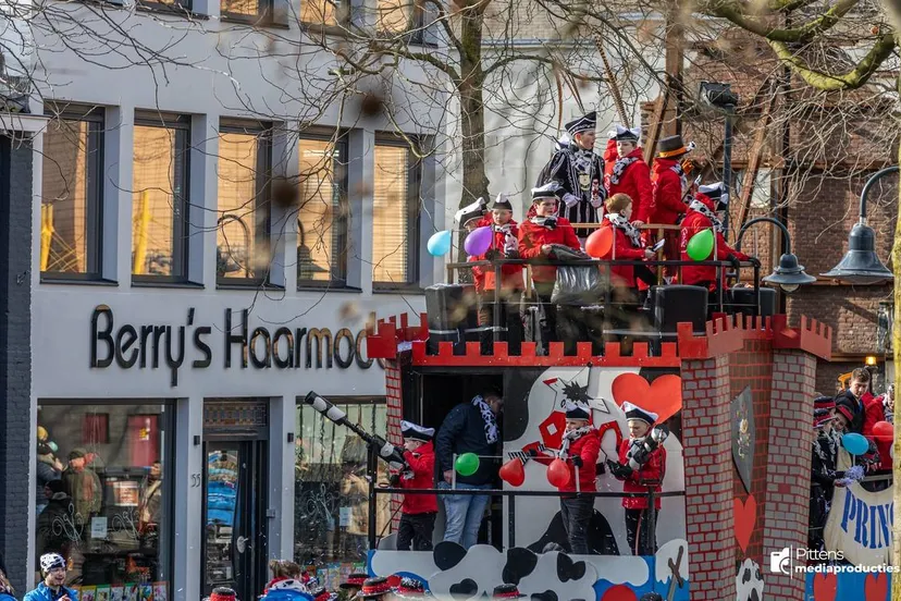 14-02-2026 jeugd optocht Kuussegat 2026-10