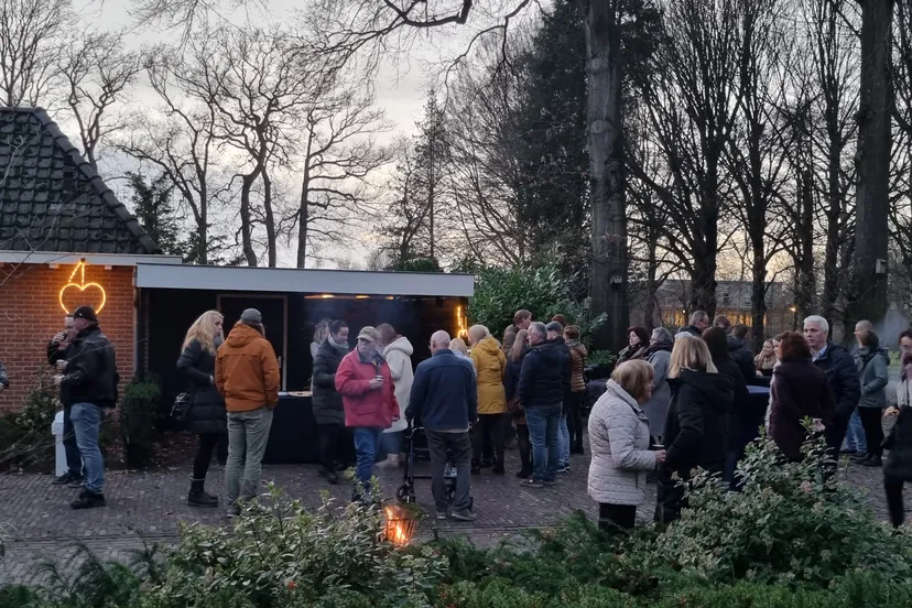 herdenken in het licht bezoekers