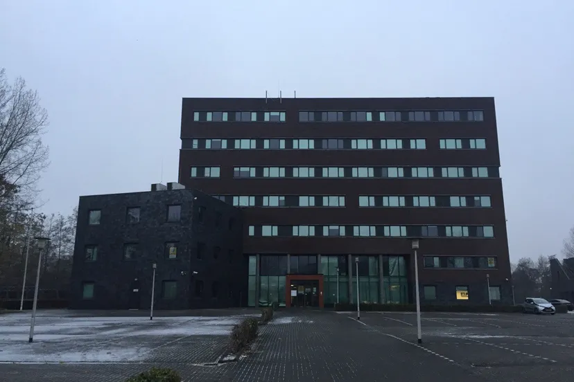 photo 5837130588904078541 y