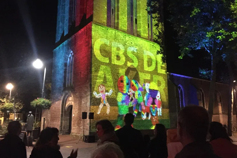 photo 5951696590962014975 y