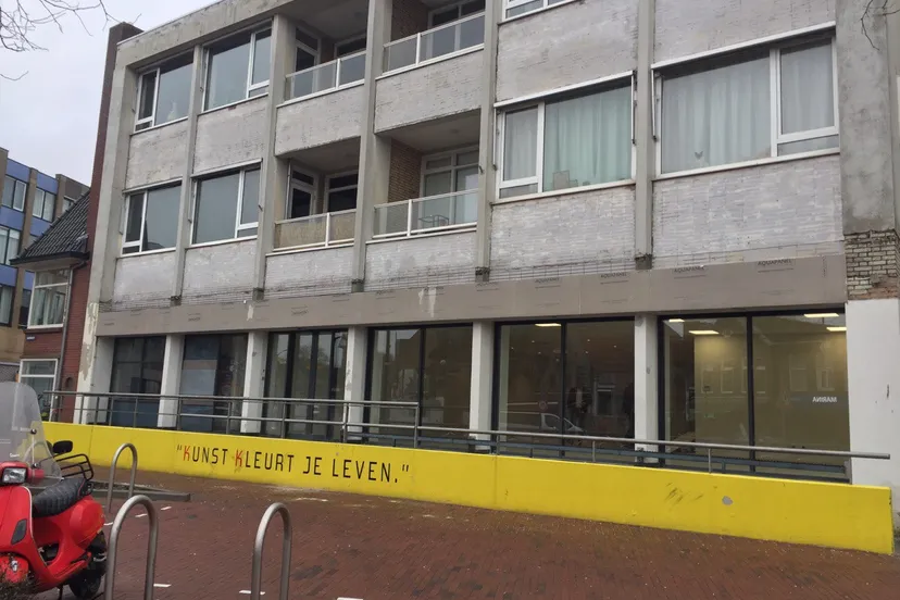 photo 5971965589603860107 y