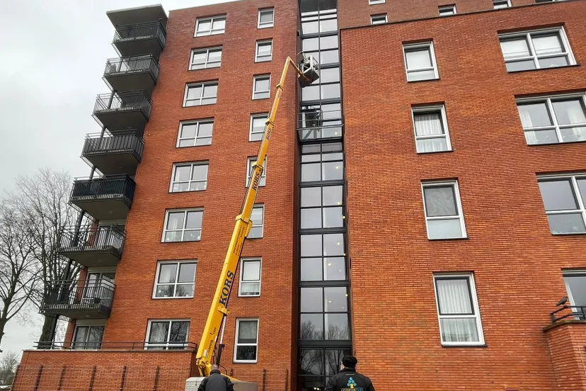 6178e2f7 46d5 4ef7 9ff3 58c0a0e93418 16 9