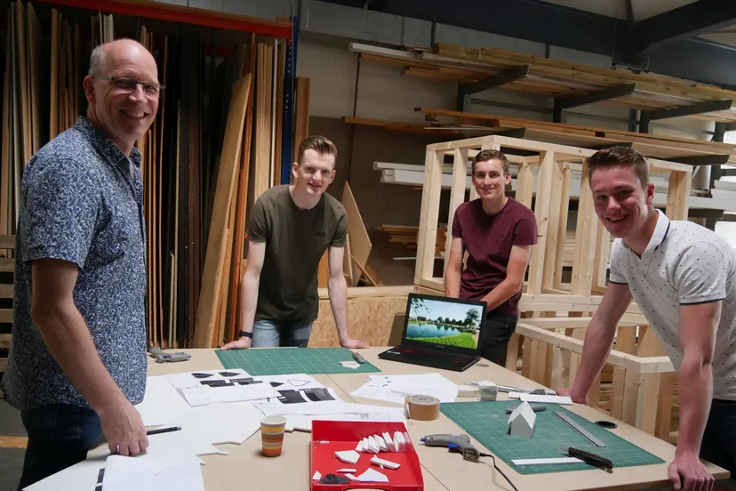 alfa coll docent alco otten met studenten mark van der deen niels hoogeveen en malik gils