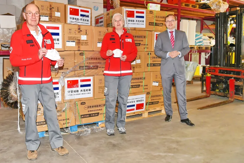 meppel mondkapjes china 160420 foto daan prest 3435