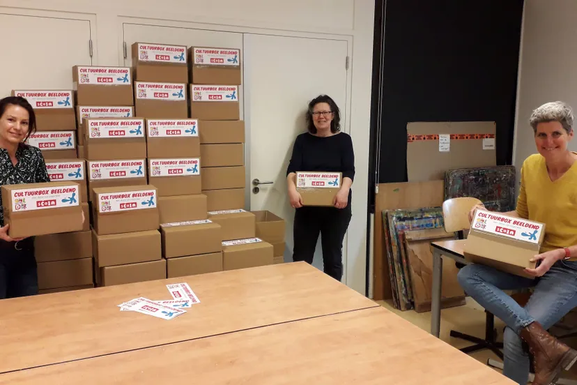 scala cultuurbox beeldend vlnr beeldend docenten suzan wenke renske leeuw en marjelle barneveld