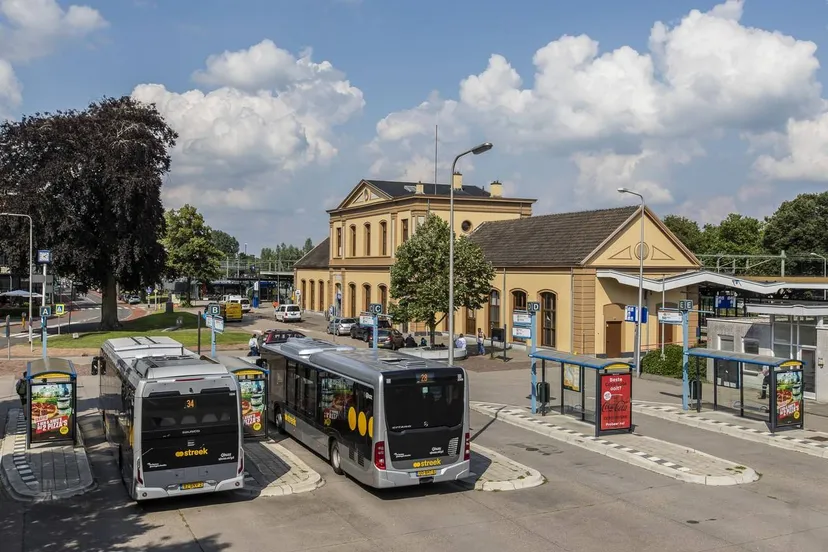 meppel station bussen foto ov bureau groningen drenthe