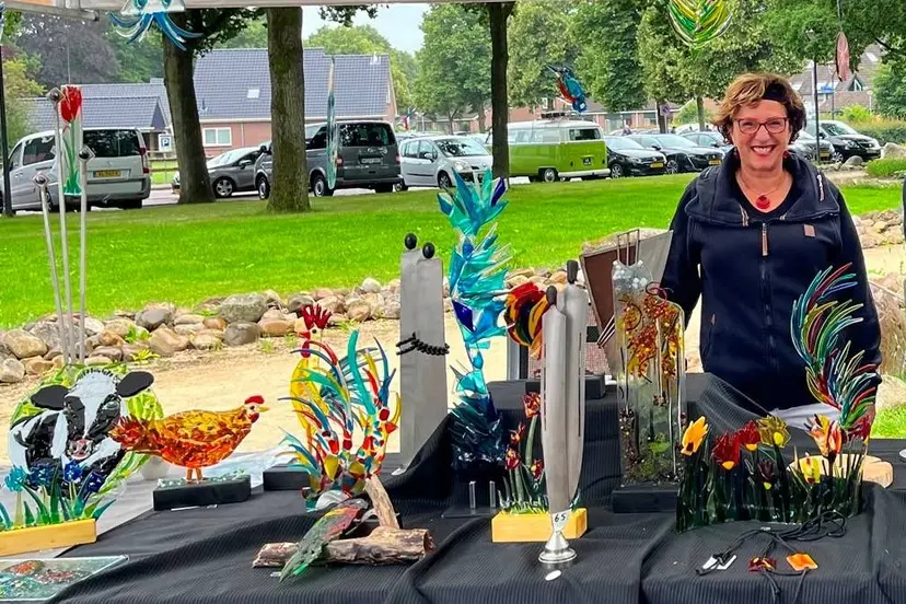 Vledder Kunstproeverij Annette Kiewiet liggende foto