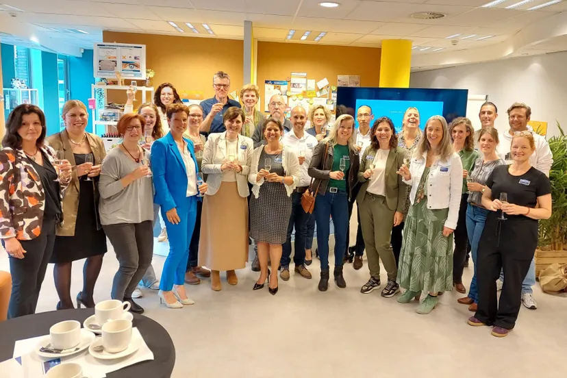 feestelijke foto gz opleiding 9 mei 2023 e1683711088370