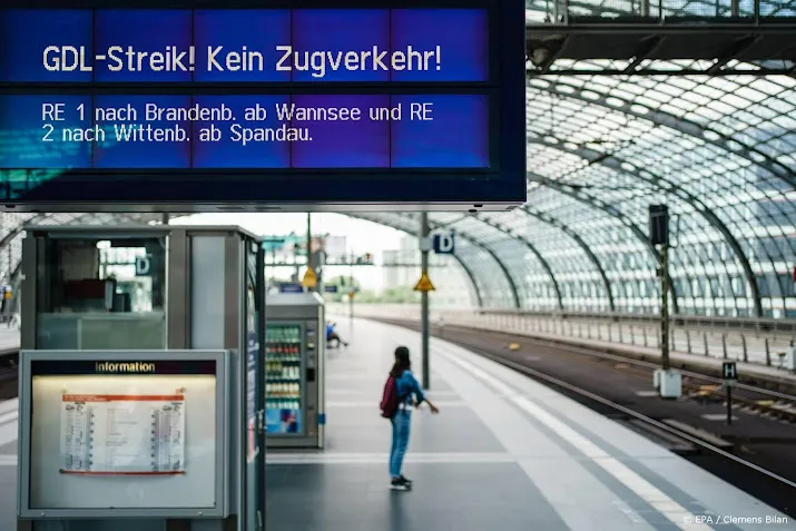 duitse machinisten leggen passagiersvervoer weer plat