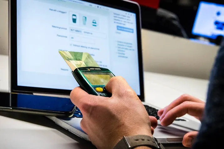 banken spelen voortdurend kat en muisspel