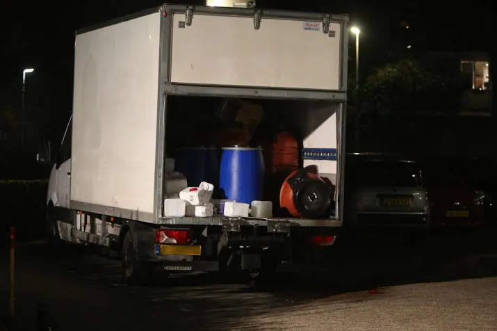 opnieuw bus met mogelijk drugsafval gevonden