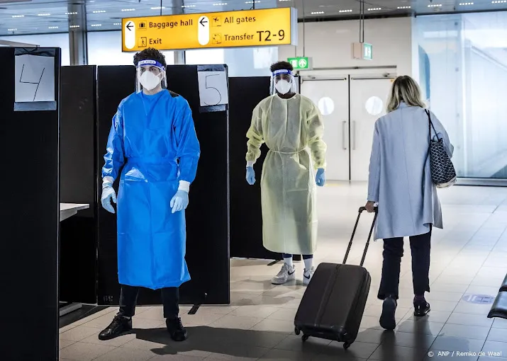 9 procent geteste reizigers uit zuid afrika besmet met corona