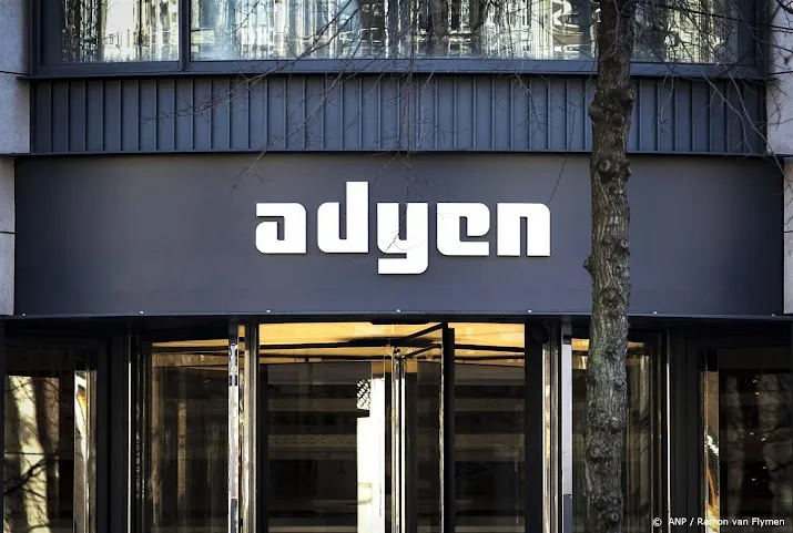 adyen verder omlaag na koersval ook aex licht lager