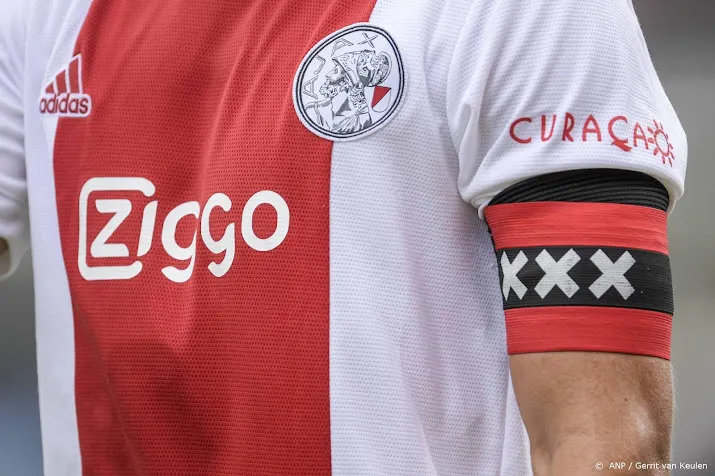 ajax legt kaartverkoop voor champions leagueduel stil