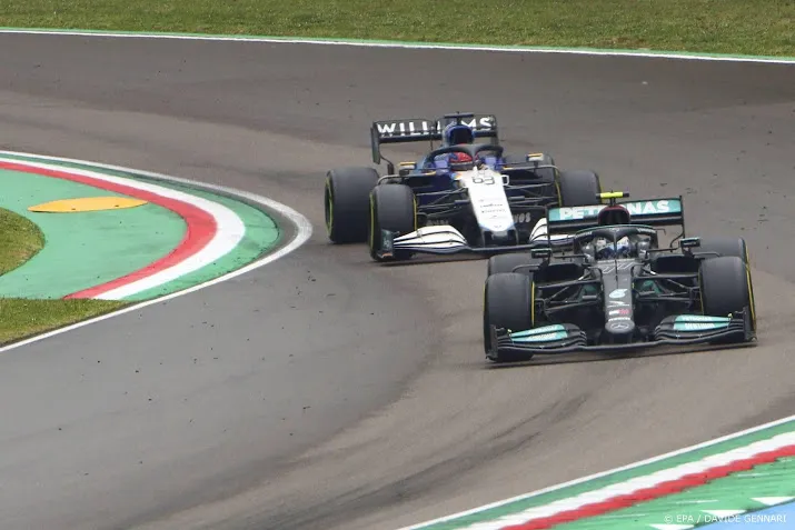 f1 coureur russell biedt bottas alsnog excuses aan voor crash